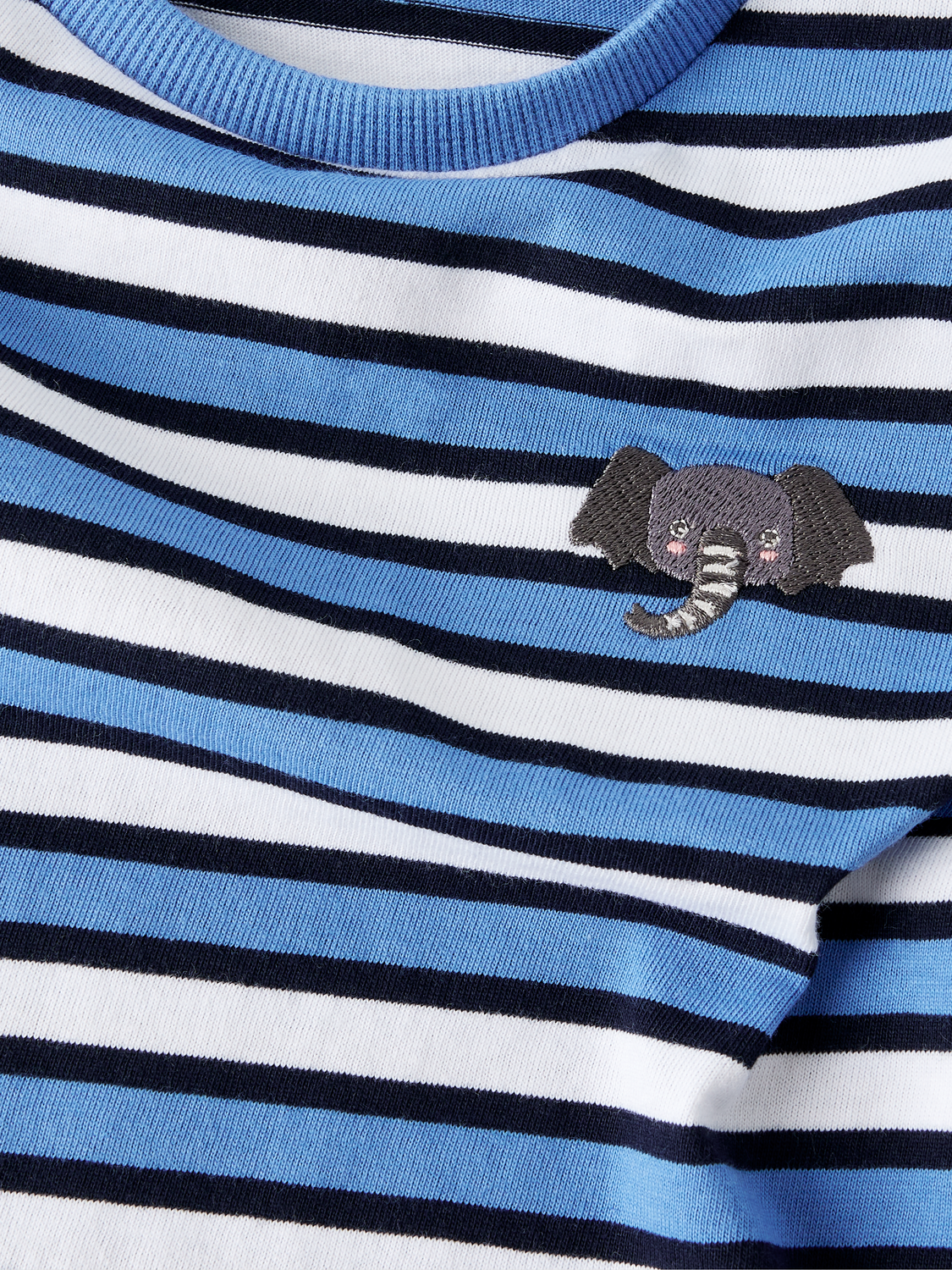 model_shot-front_full